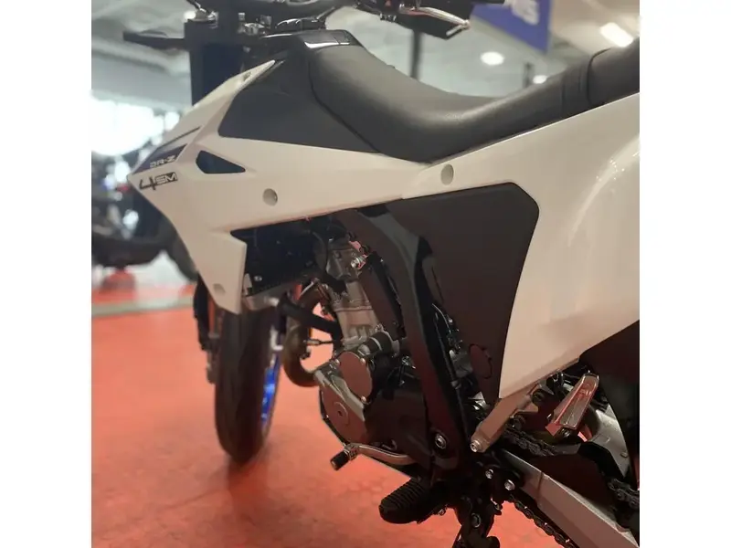 2025 Suzuki DR-Z 4SM thumbnail 14