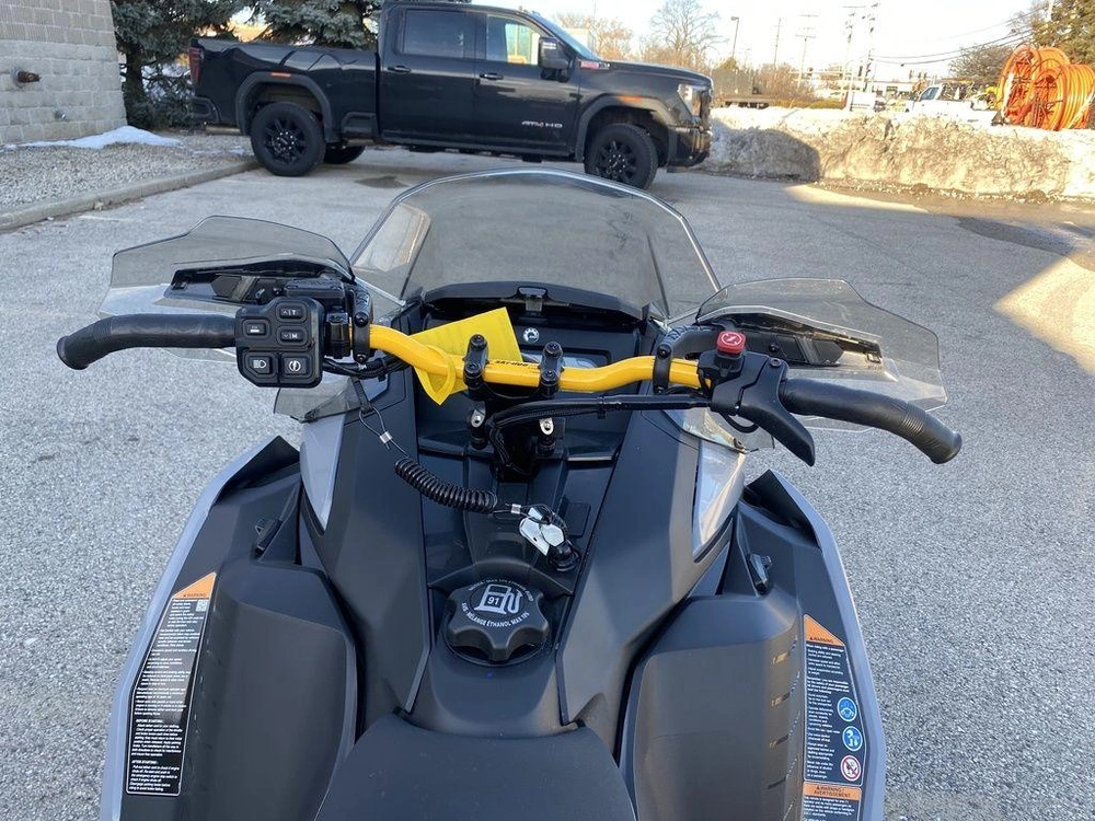 2026 Ski-doo Mxz® Adrenaline® With Blizzard® Package 850 E-tec 137 Ice R. Xt 1.25 alt