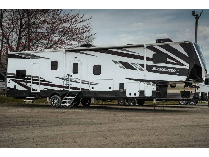 Jayco Seismic 359 2023 alt