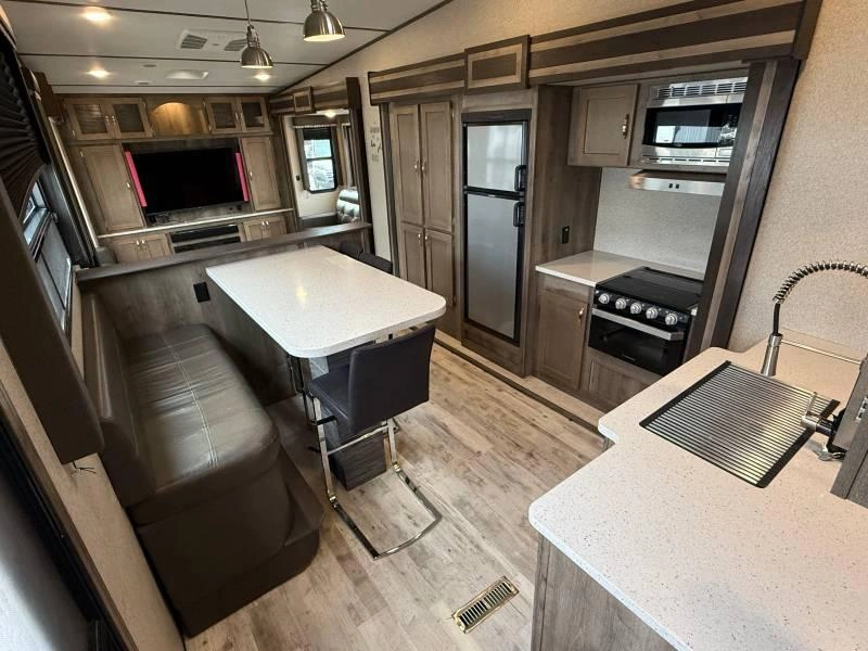 2019 Keystone Rv Sprinter 3530fwden alt