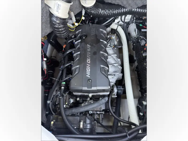 2019 Yamaha 242X thumbnail 18