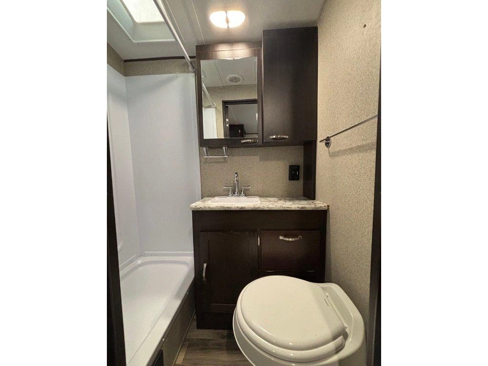 Keystone Rv Springdale 202rd 2019 alt