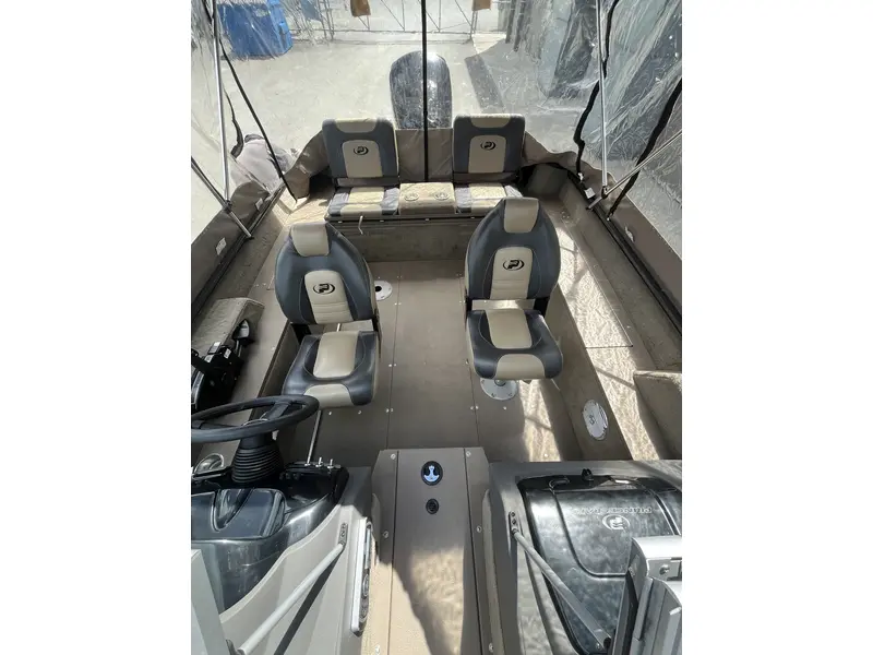 2016 Princecraft NANOOK DLX WS + 90HP thumbnail 12
