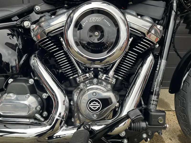 2026 Harley-Davidson FXBB - Street Bob® thumbnail 3