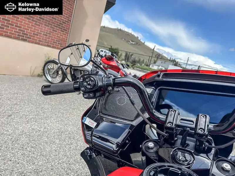 2026 Harley-Davidson FLTRXSTSE - CVO™ Road Glide® ST thumbnail 15