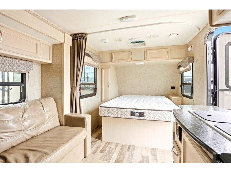 Winnebago Micro Minnie 2106fbs 2018 alt