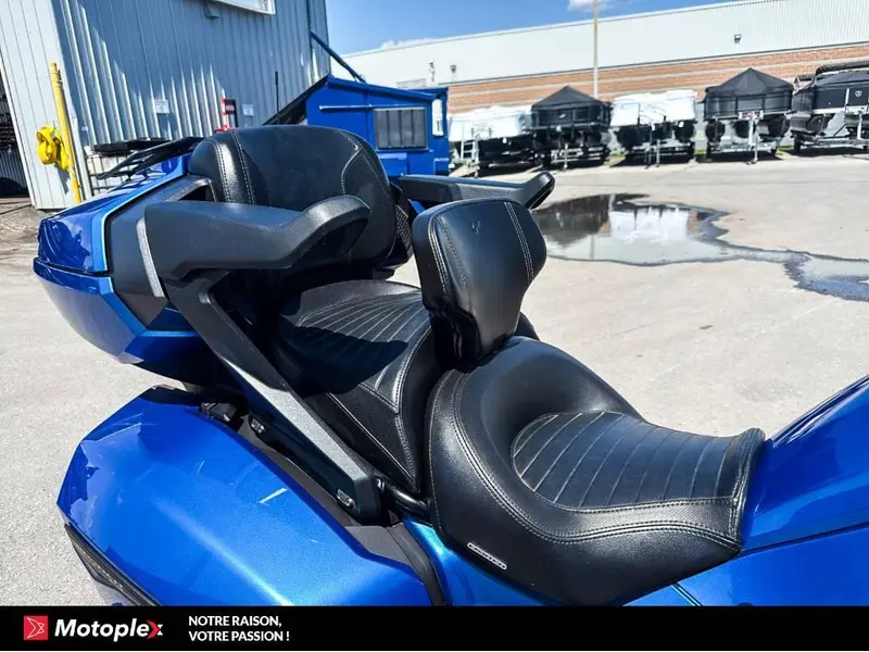 2018 Can-Am SPYDER F3T LIMITED thumbnail 4