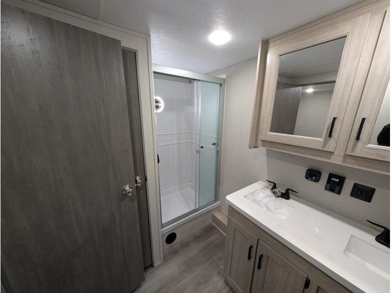 Coachmen Catalina 44condo 2026 alt