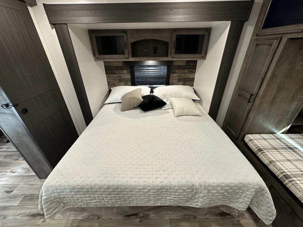 2023 Venture Rv Sporttrek 312vbh alt