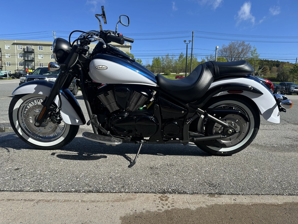 2026 Kawasaki Vulcan 900 Classic alt