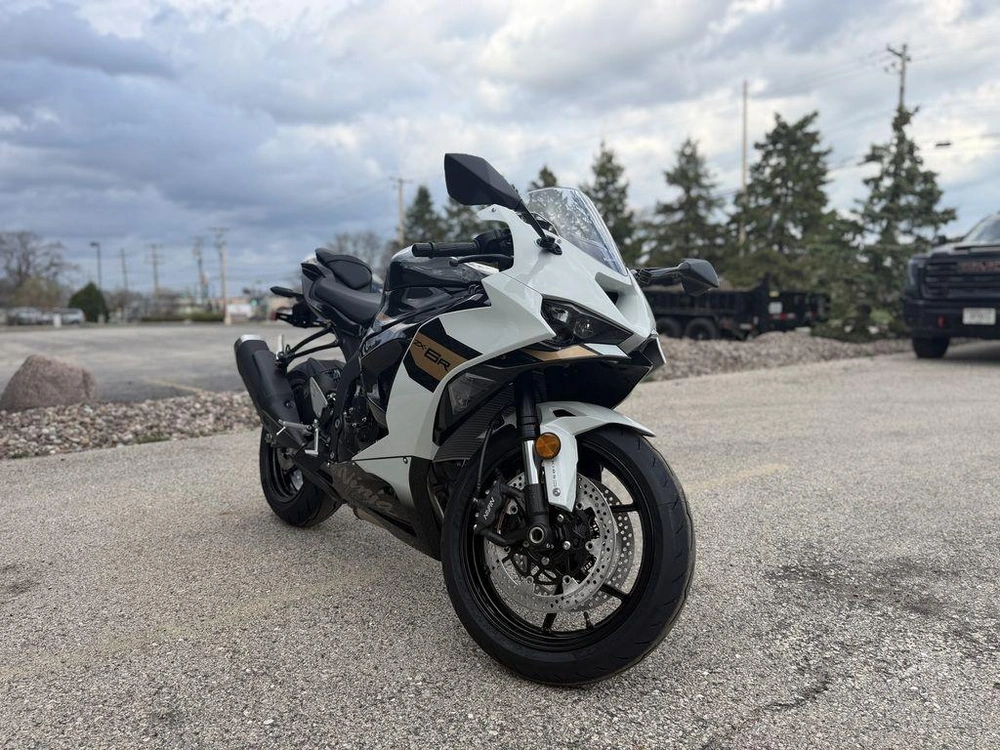 2026 Kawasaki Ninja® Zx™-6r alt