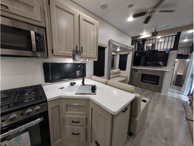 Coachmen Catalina 44condo 2026 alt
