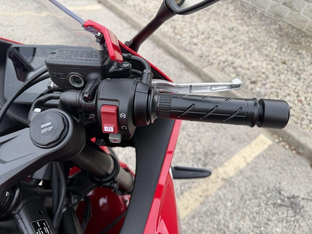2026 Honda Cbr650r E-clutch alt