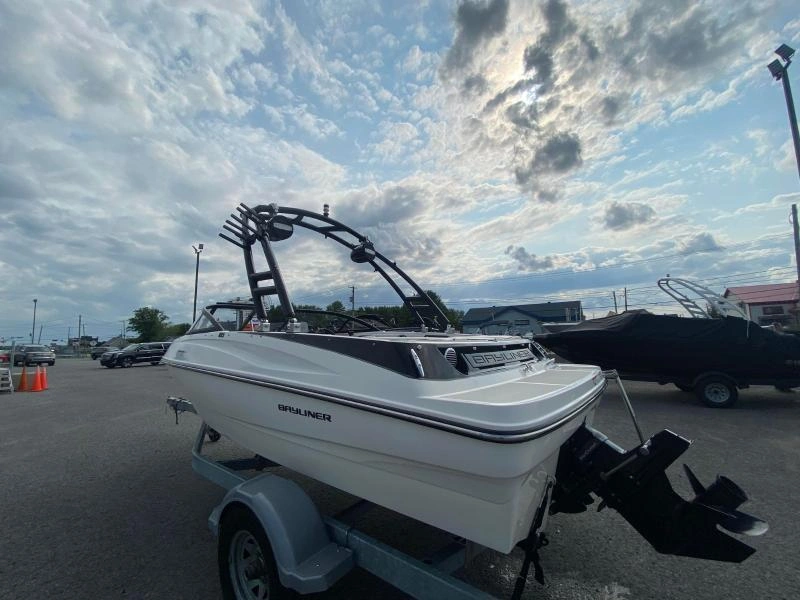 Bayliner 185br 2016 alt