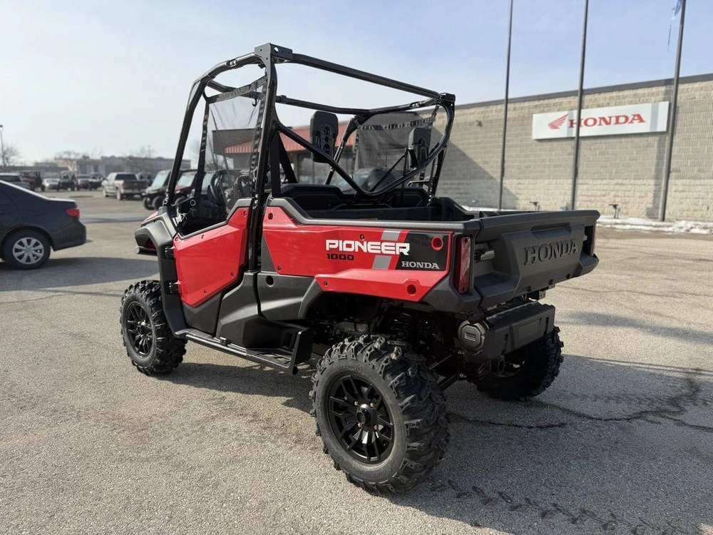 2025 Honda Pioneer 1000 Deluxe alt