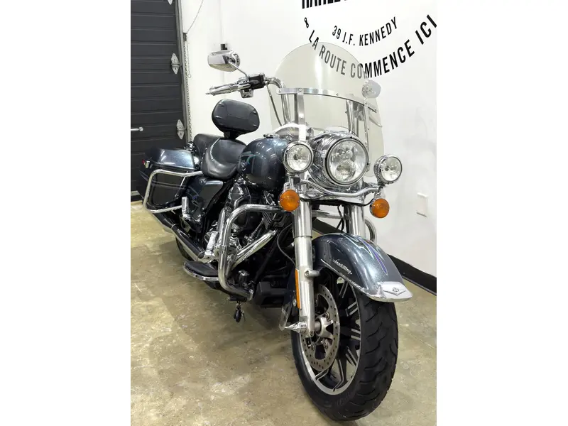 2015 Harley-Davidson ROAD KING CLASSIC FLHR thumbnail 2