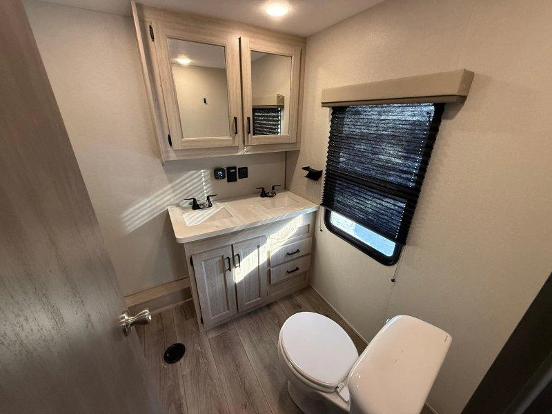 2026 Coachmen Catalina 44condo alt