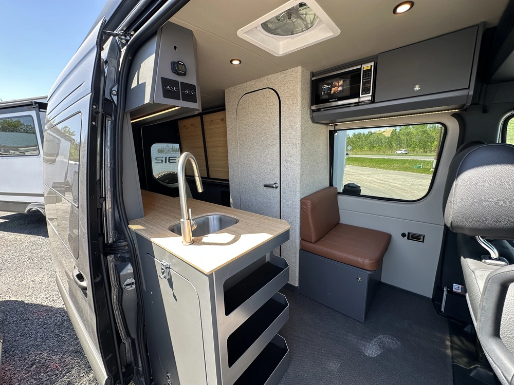 2027 Uwagen Série 4 Overland alt