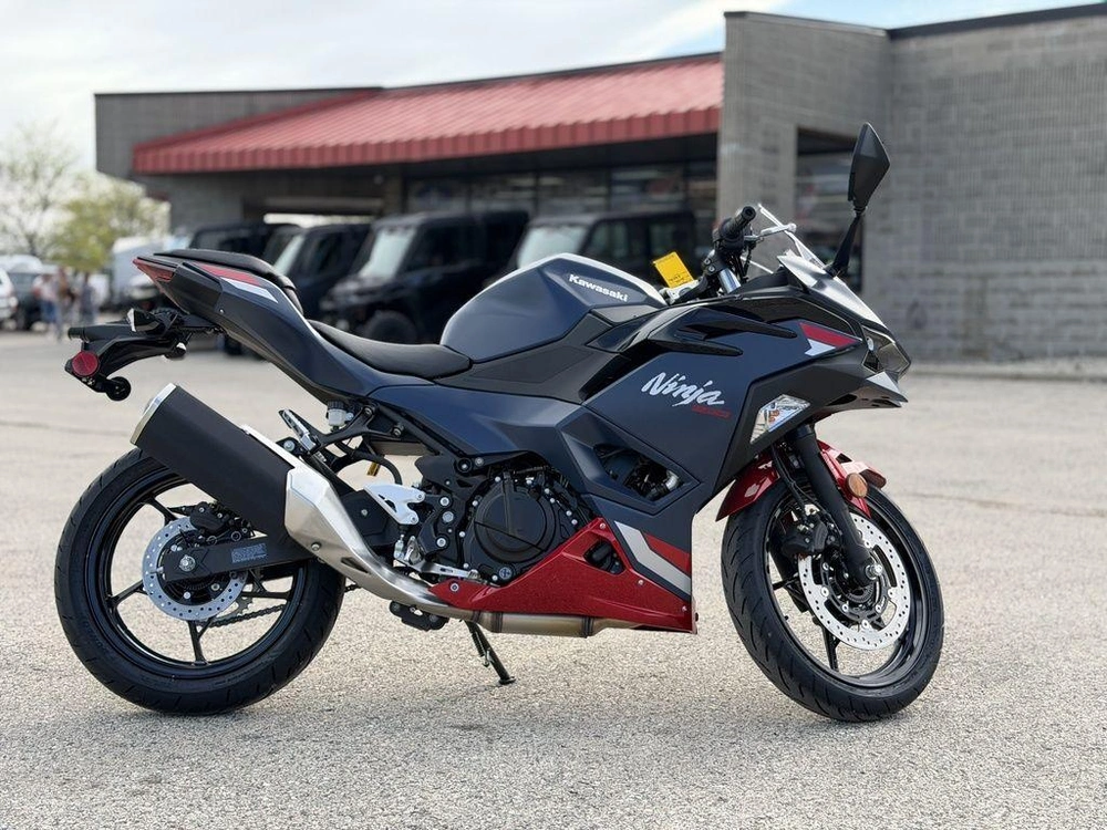 2026 Kawasaki Ninja® 500 Abs Metallic Matte Twilight Blue alt