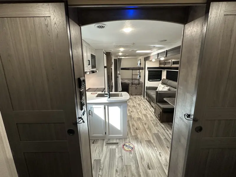 2023 Venture RV Sporttrek 312VBH thumbnail 47