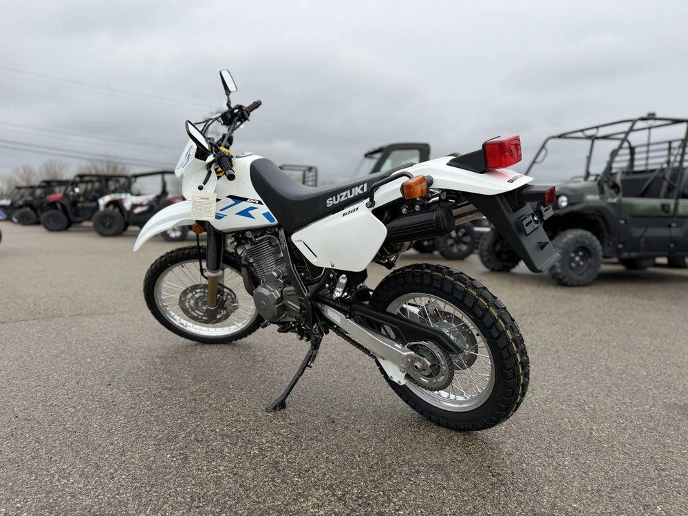 2026 Suzuki Dr650s alt