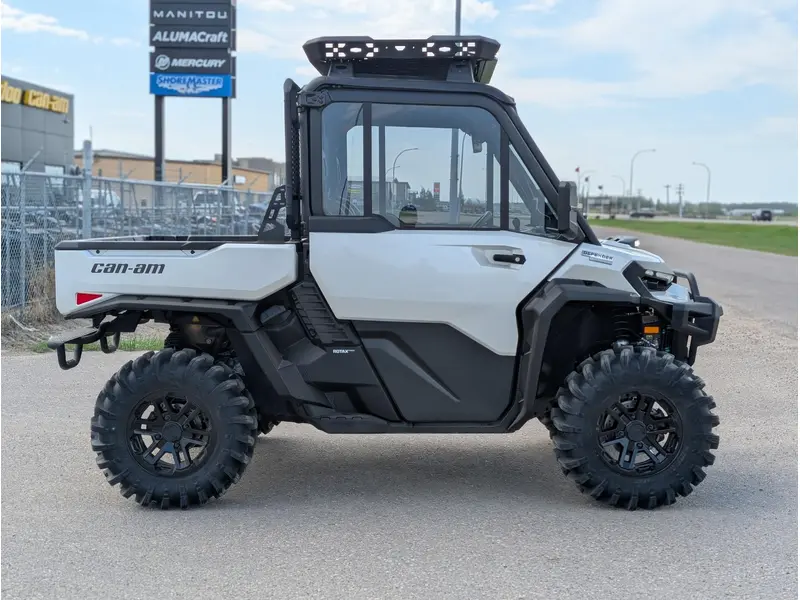 2026 Can-Am Defender Limited HD11 - White *DEMO* thumbnail 3