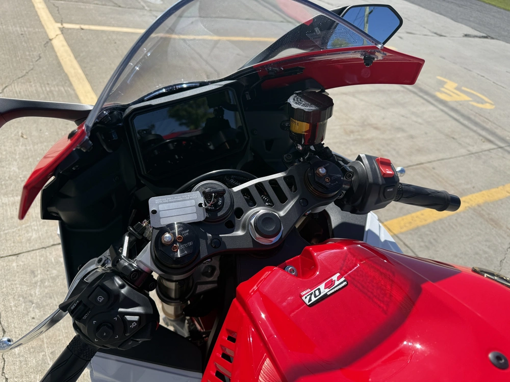 Yamaha Yzf-r9 70e Anniversaire 2026 alt