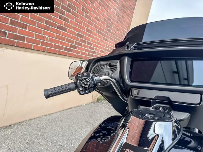 2026 Harley-Davidson FLHX - Street Glide® thumbnail 15