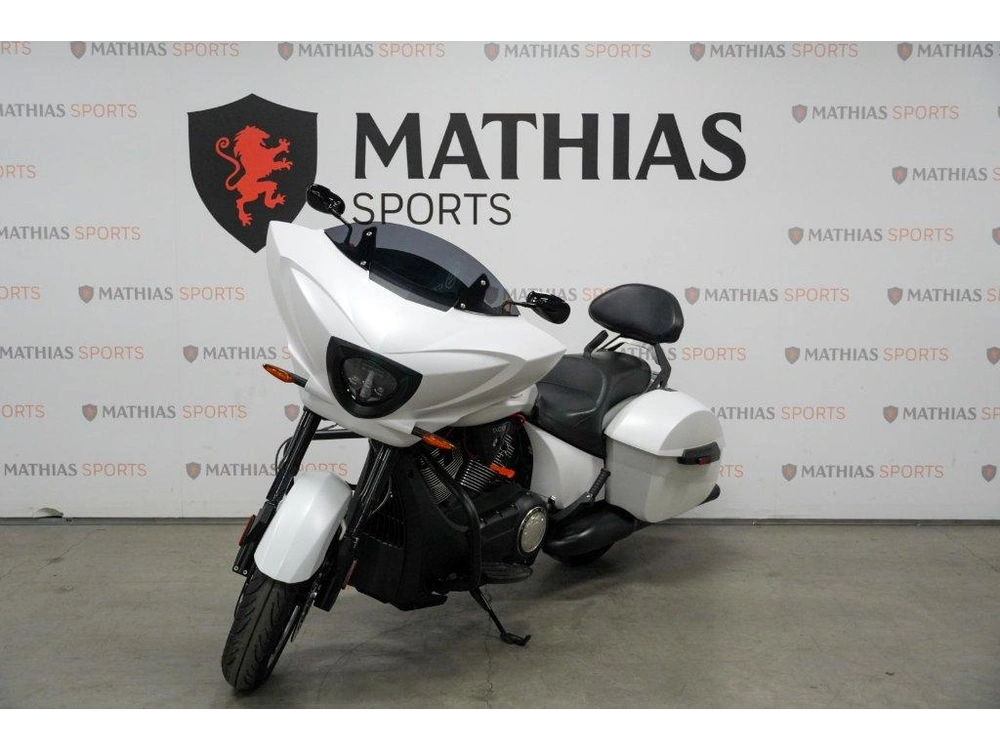 2016 Victory Motorcycles Cross Country alt