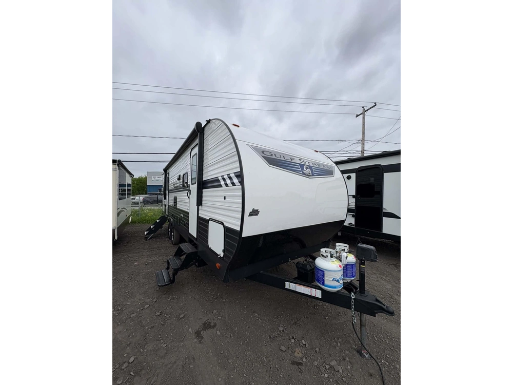 2023 Conquest 276bhs alt