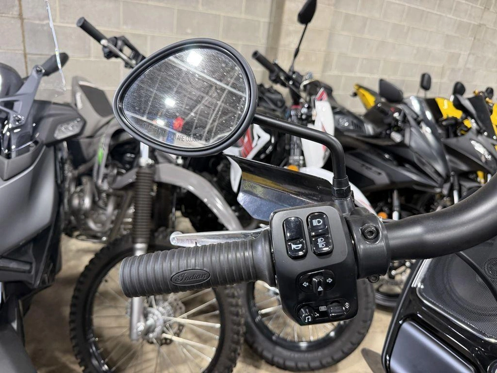 2021 Indian Motorcycle Challenger® Dark Horse Thunder Black Smoke alt