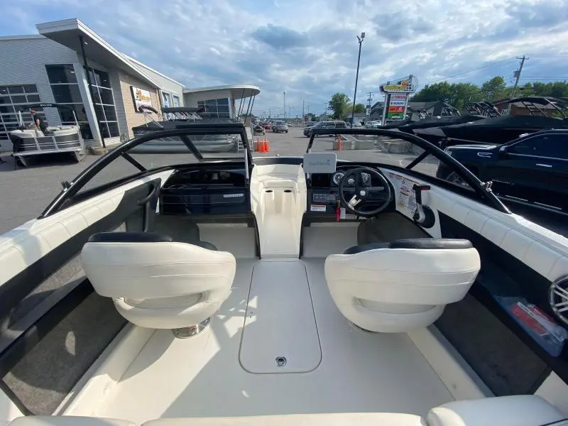2016 Bayliner 185BR thumbnail 18