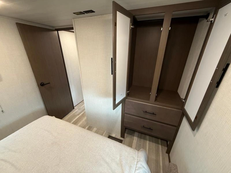Keystone Rv Cougar 2400re 2026 alt