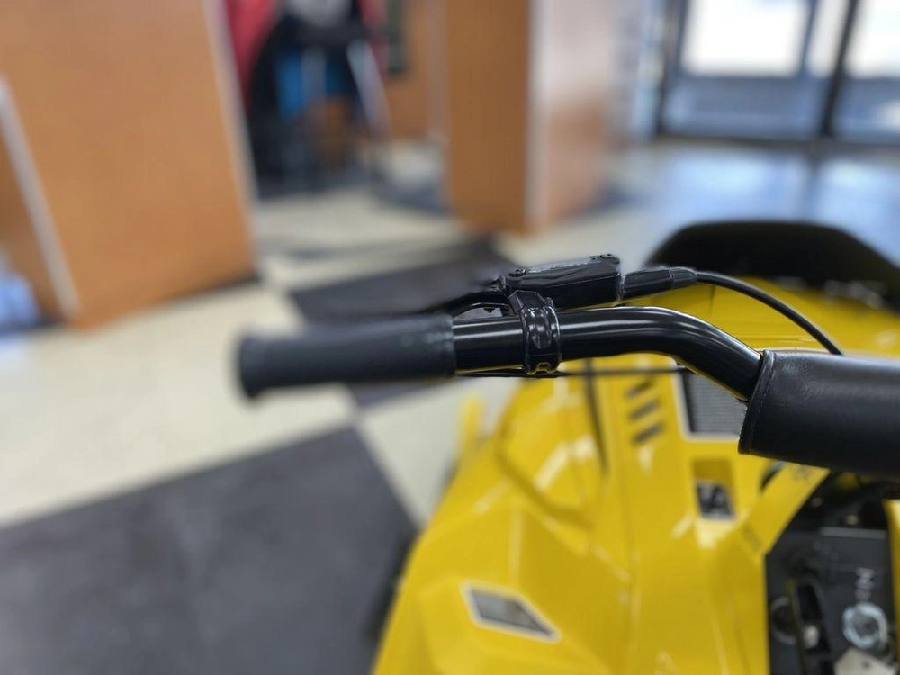 2025 Ski-doo Mxz® 200 alt