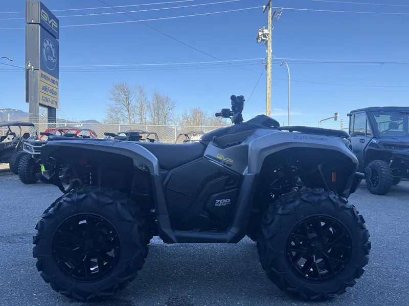 2026 Can-Am OUTLANDER XT 700 thumbnail 8