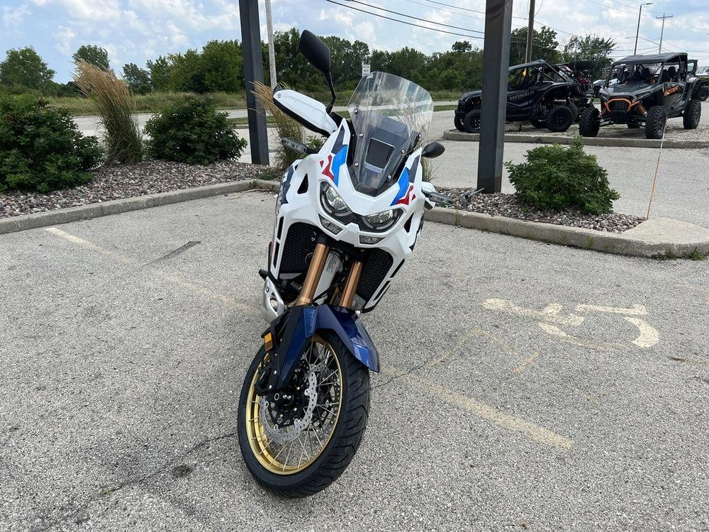 2025 Honda Africa Twin Adventure Sports Es alt