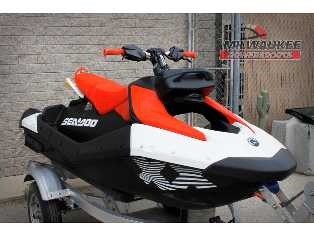 2026 Sea-doo Spark™trixx For 3 Rotax® 900 Ace™ - 90 Ibr And Audio alt
