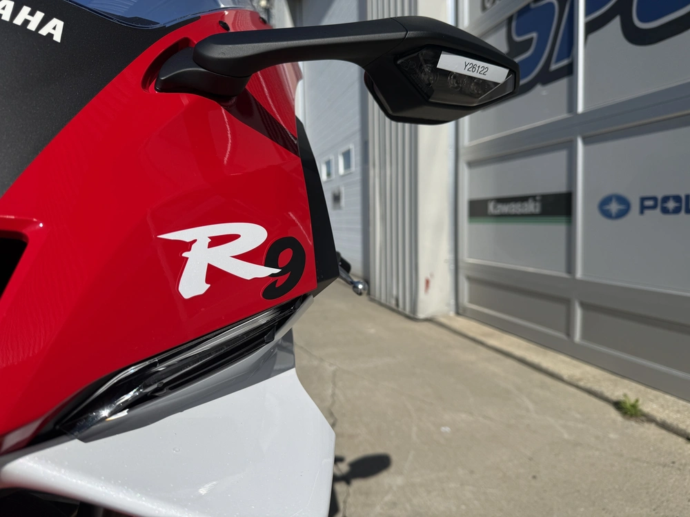 Yamaha Yzf-r9 70e Anniversaire 2026 alt