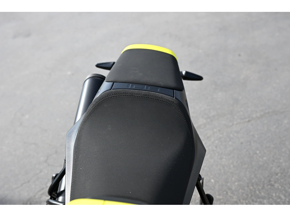 2026 Husqvarna Vitpiln 801 alt