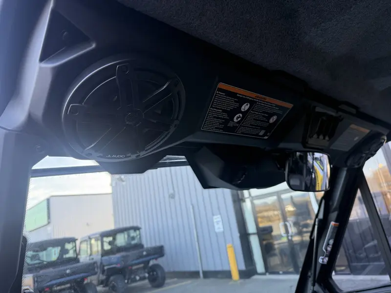 2026 Can-Am DEFENDER MAX LIMITED CAB HD11 thumbnail 12