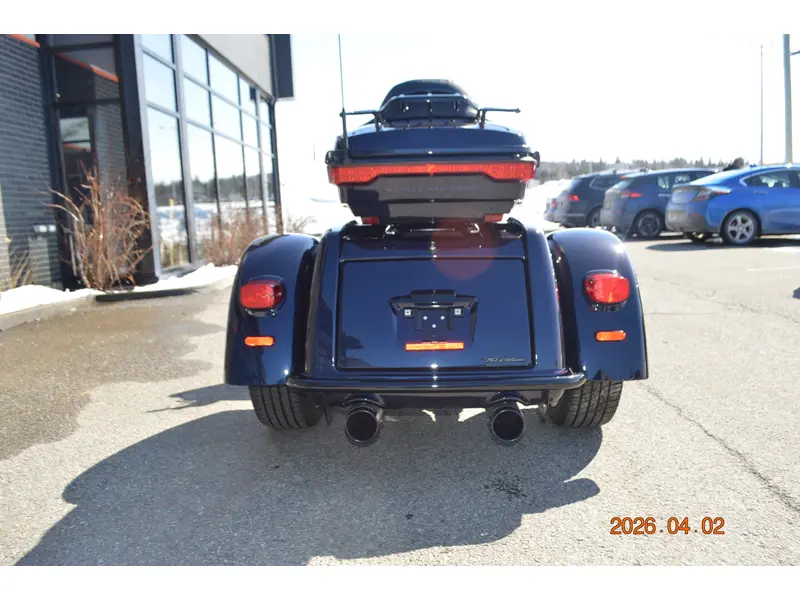 2025 Harley-Davidson FLHTCUTG thumbnail 3