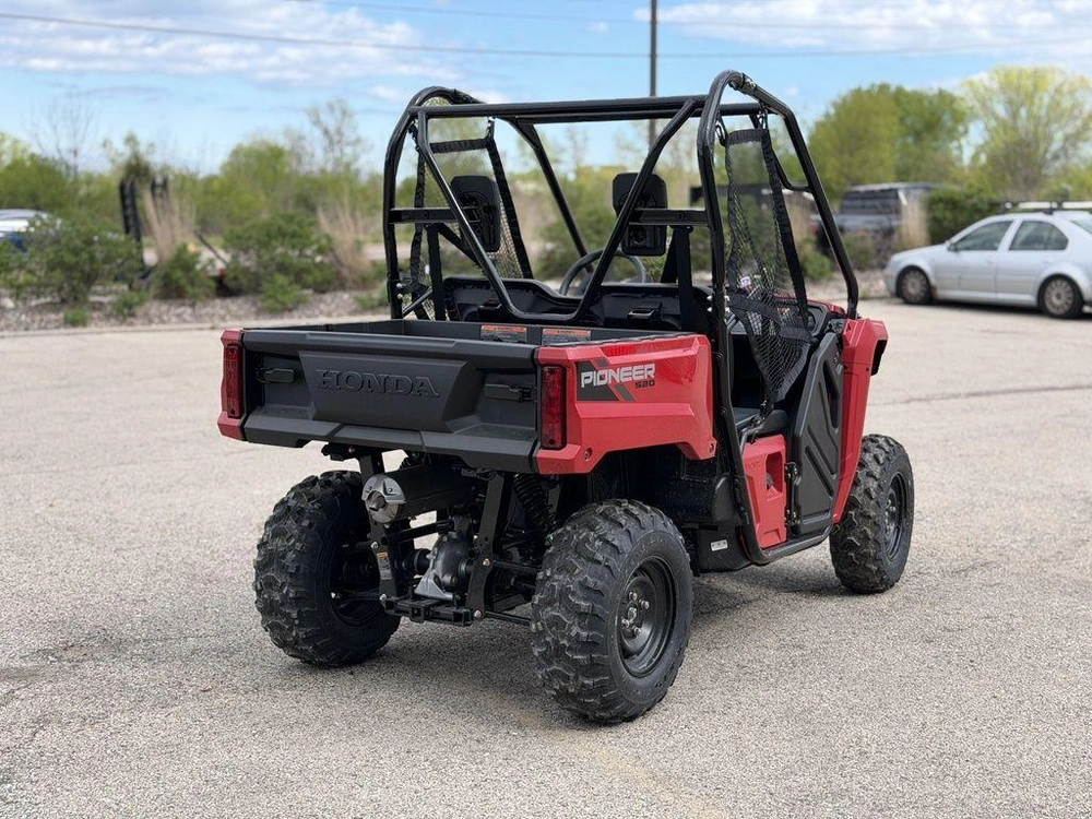 2026 Honda Pioneer 520 alt
