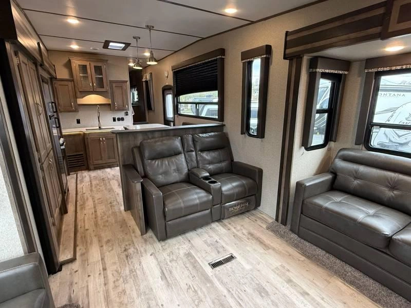 2019 Keystone Rv Sprinter 3530fwden alt