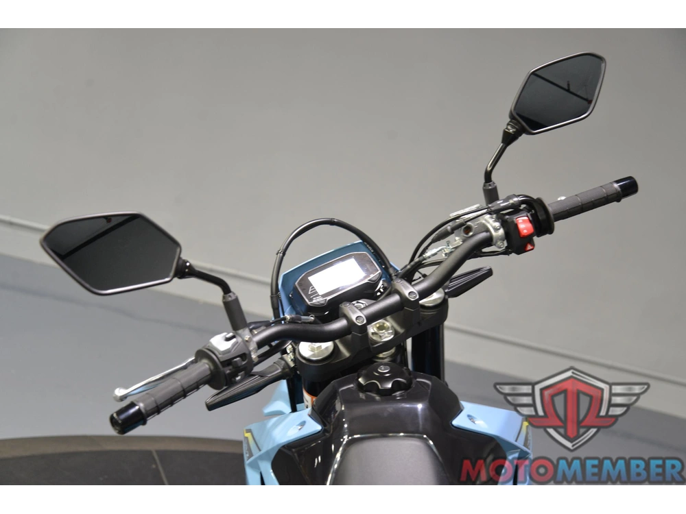 2025 Suzuki Dr-z4sm alt