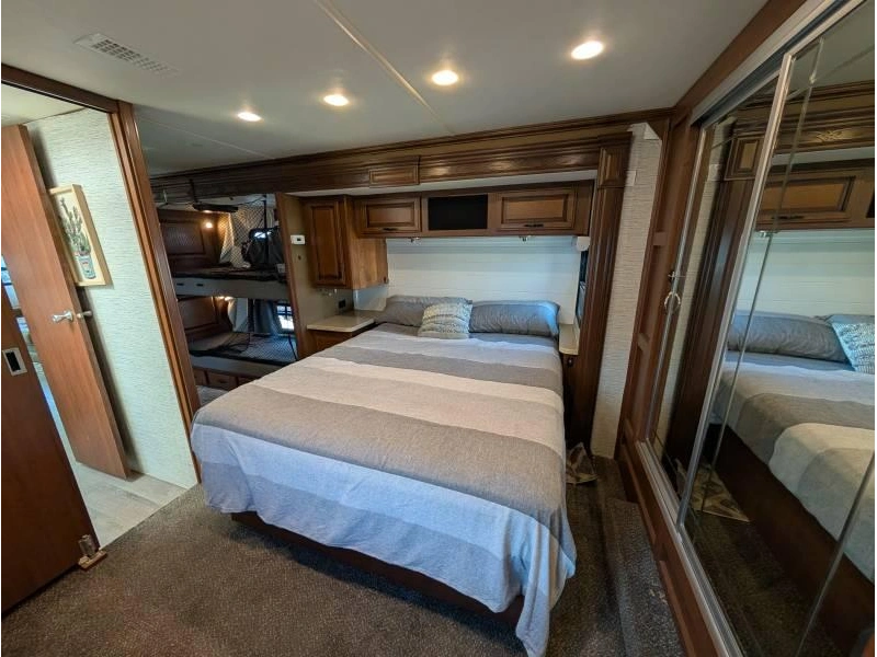Fleetwood Expedition 38b 2012 alt