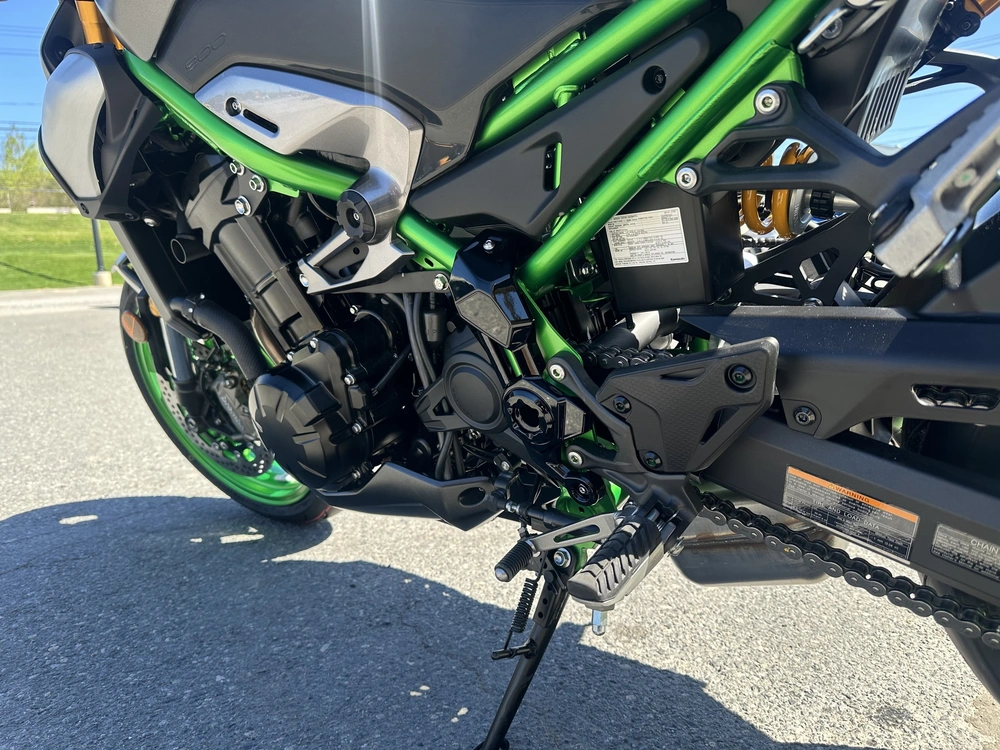 2026 Kawasaki Z900 Se alt