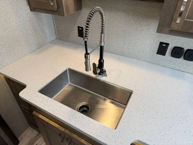 2019 Keystone Rv Sprinter 3530fwden alt