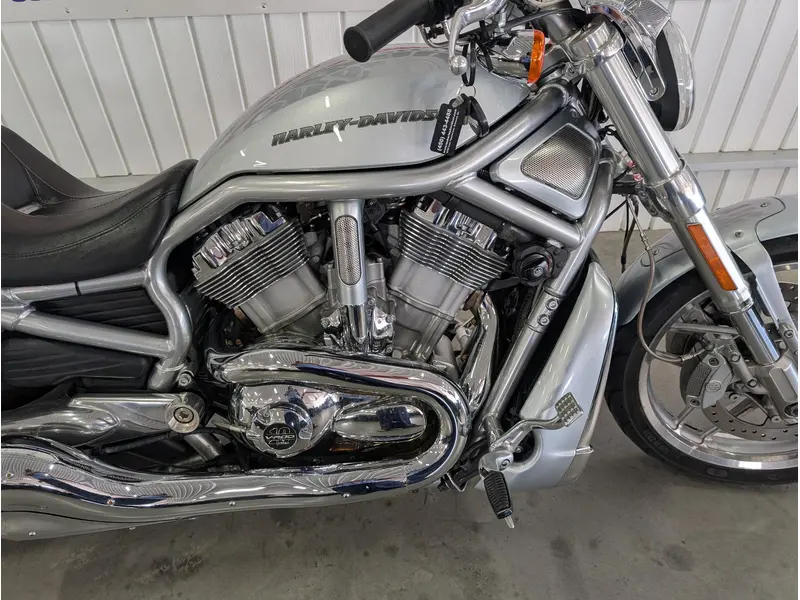 2012 Harley-Davidson V-ROD thumbnail 5