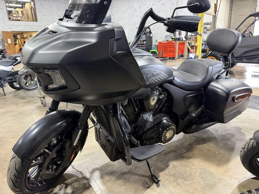 2021 Indian Motorcycle Challenger® Dark Horse Thunder Black Smoke alt