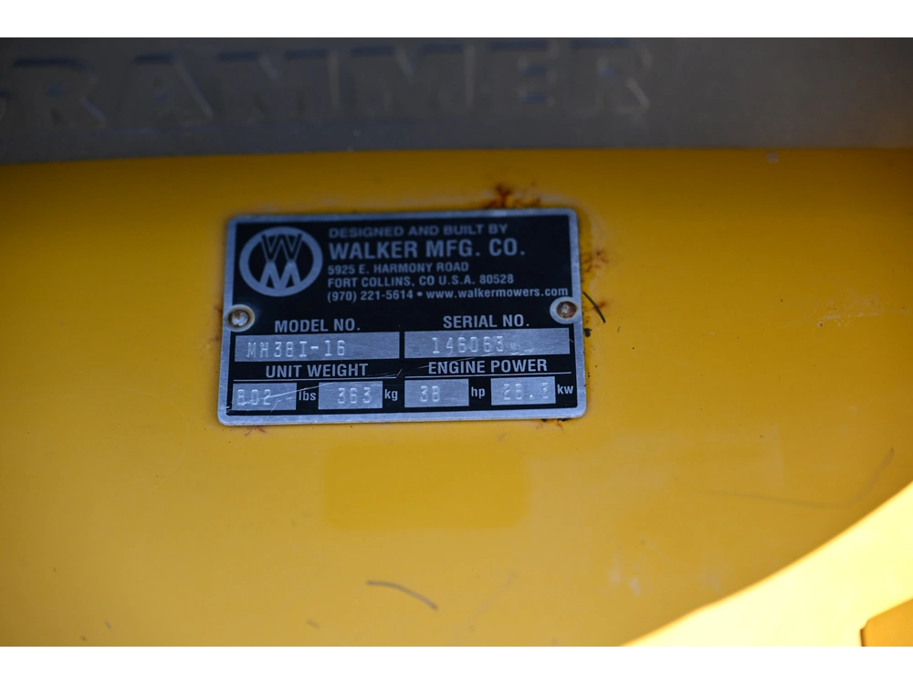 2017 Walker Mh38i & 64" Deck alt